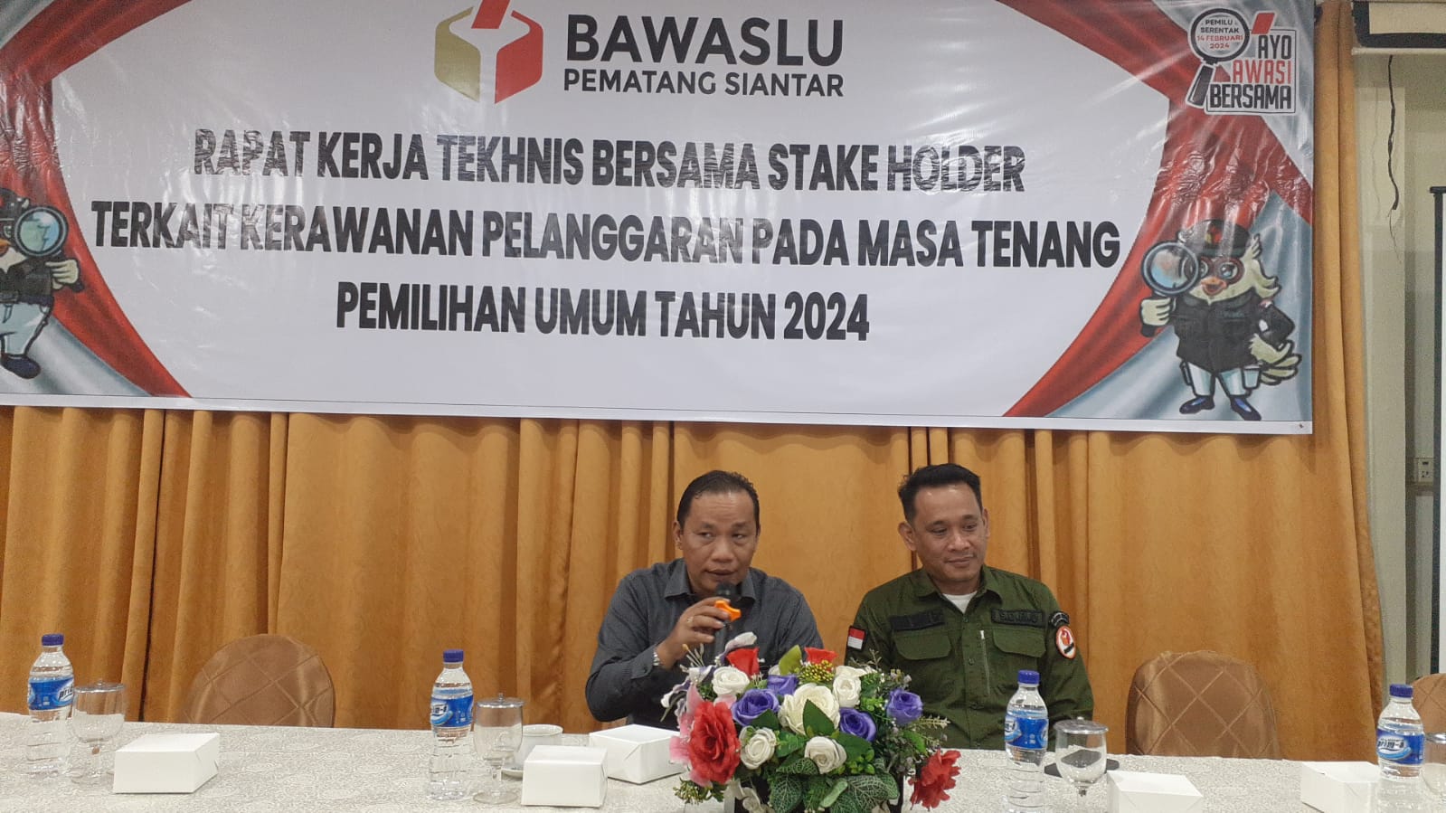 Ketua Bawaslu Kota Pematangsiantar Nanang Wahyudi Harahap S.Sos bersama Eks. Anggota Bawaslu Provinsi Sumatera Utara Hendry Simon Sitinjak SH.MH.