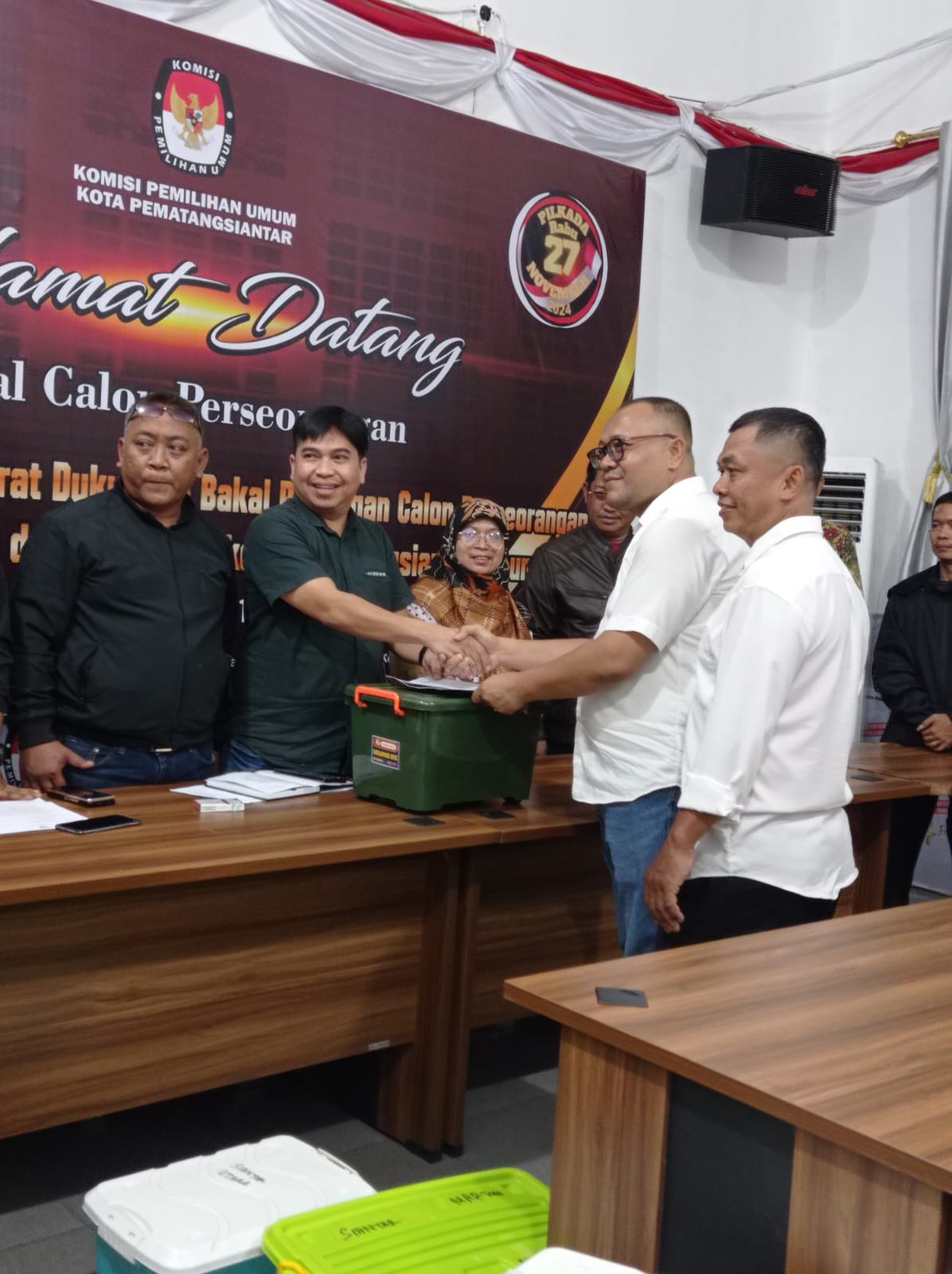 Penyerahan Dukungan Calon Perseorangan Walikota dan Wakil Walikota Hendra Simanjuntak dan Kiswandi Ke KPU kota Pematangsiantar
