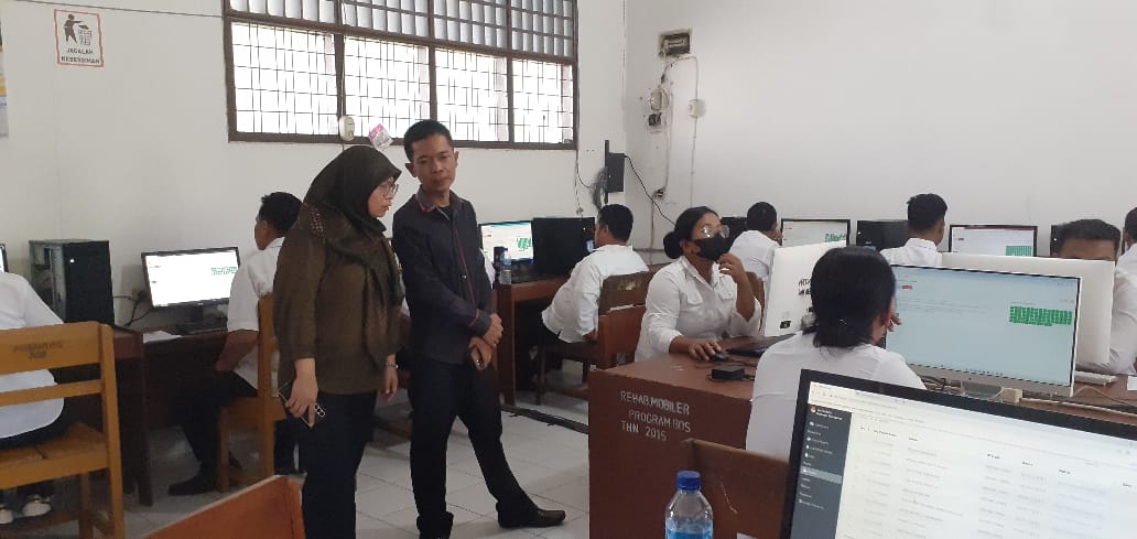 Komisioner HP2H frenki D Sinaga dan Komisioner KPU Kota Pematangsiantar