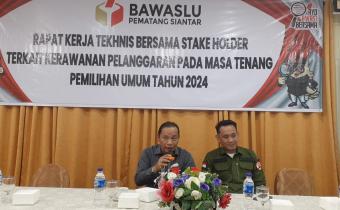 Ketua Bawaslu Kota Pematangsiantar Nanang Wahyudi Harahap S.Sos bersama Eks. Anggota Bawaslu Provinsi Sumatera Utara Hendry Simon Sitinjak SH.MH.